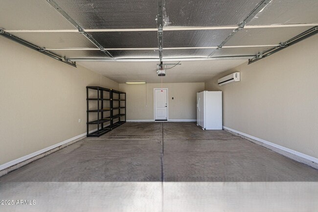 Building Photo - 7006 E Jensen St
