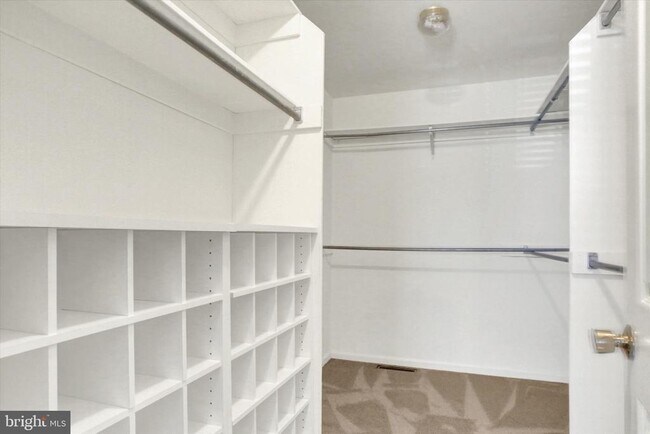 Building Photo - 6444 Terrace Ct