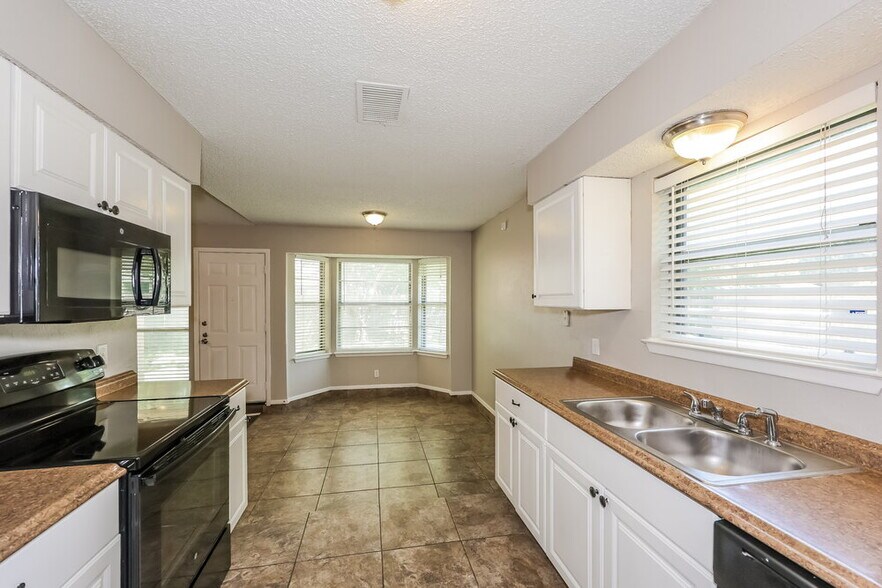 Building Photo - 7517 Marlinda Cir