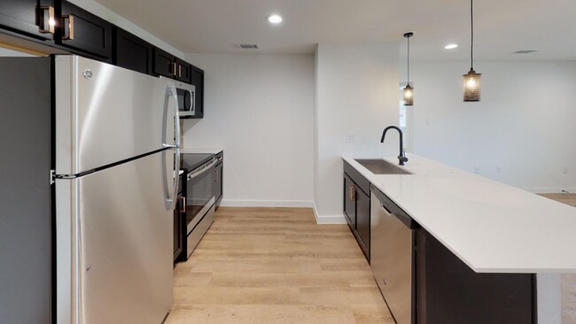 Building Photo - 5103 Live Oak St