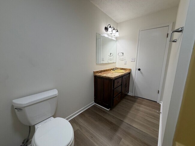 Building Photo - 3-Bedroom, 2.5-Bath House on Spacious Lot in west Athens, GA