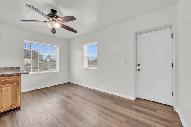 Building Photo - 202 S Middleton Rd