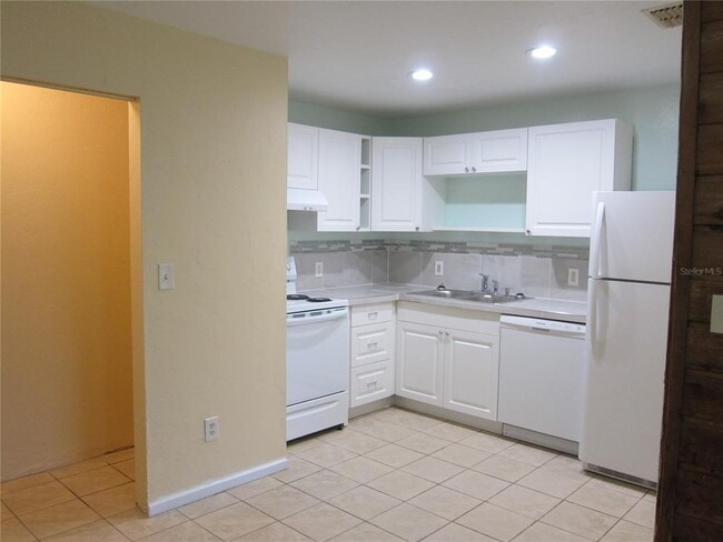 Building Photo - 2535 NW 62 Pl