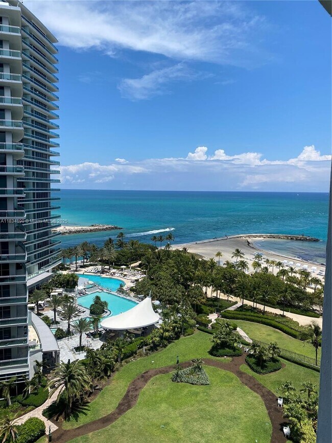 Building Photo - 10275 Collins Ave