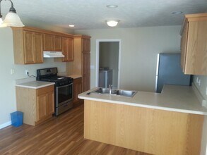 Building Photo - 703A Sunflower St
