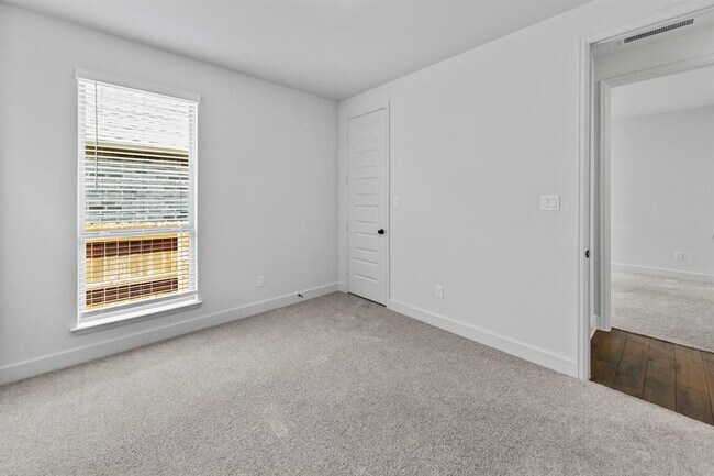 Building Photo - 176 Plumbago Loop