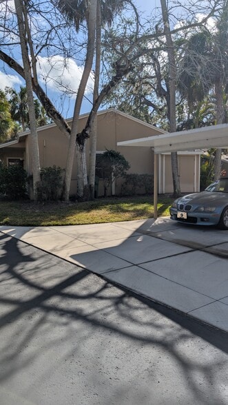 Car Port - 5039 Village Gardens Dr