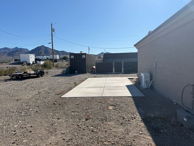 Building Photo - This home has EVERYTHING and is ready for you!