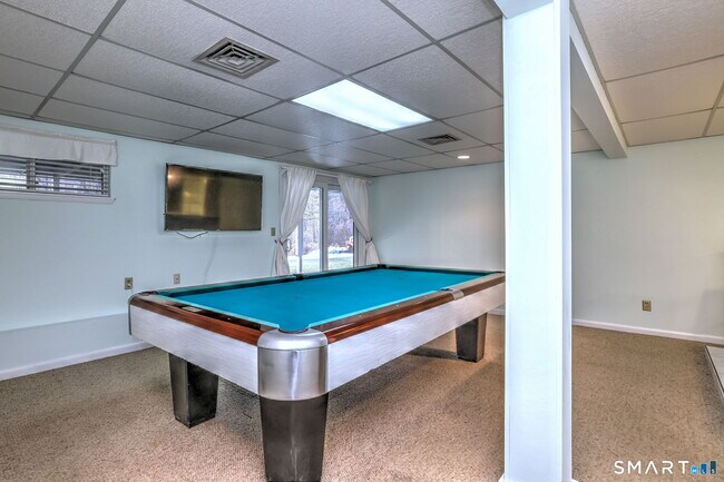 Building Photo - 47 Jerimoth Dr