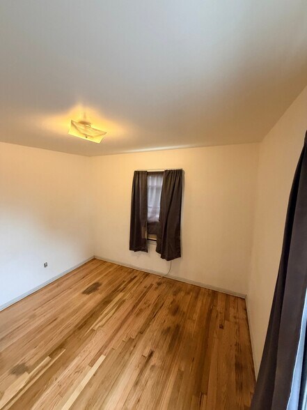 Building Photo - 574 Deborah Dr