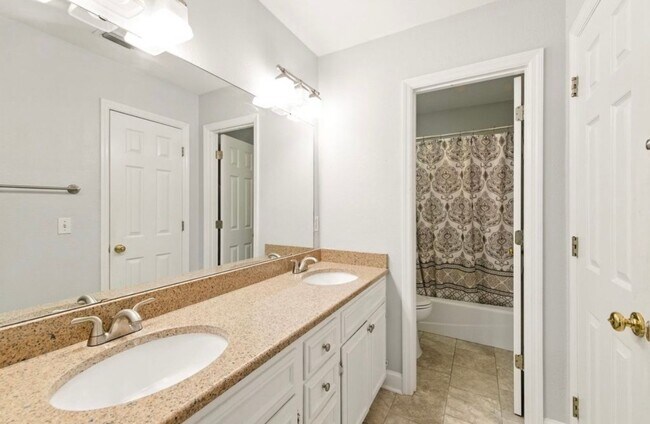 Building Photo - The Perfect Tallahassee 4 BR Family Home with Pool, Porch & Privacy