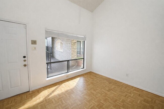 Building Photo - 2815 Rio Grande St