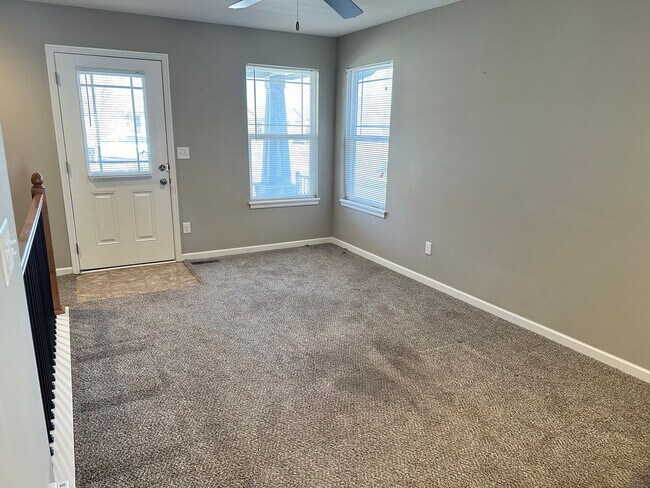 Building Photo - 2 Bed | 2 Bath | 1 Car Attached Villa with Unfinished Basement