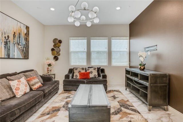 Building Photo - 783 Benchmark