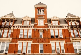 Building Photo - The Warner