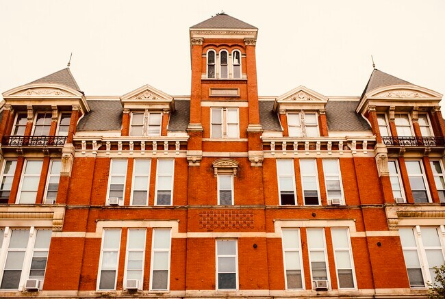 Building Photo - The Warner
