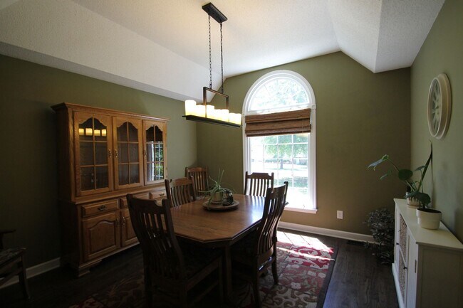 Building Photo - Exclusively Offered by Muse Realty Rentals, LLC