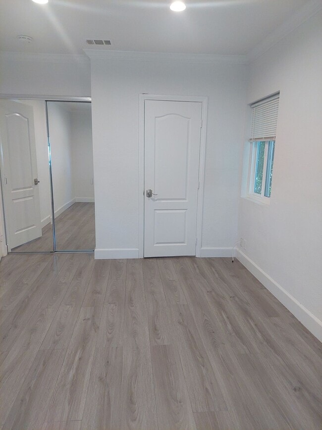 Building Photo - Discover Modern Living in Glendale's Newes...