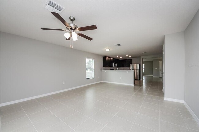 Building Photo - 387 Begonia Ct