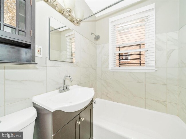 Bathroom - 4215 Dix St NE