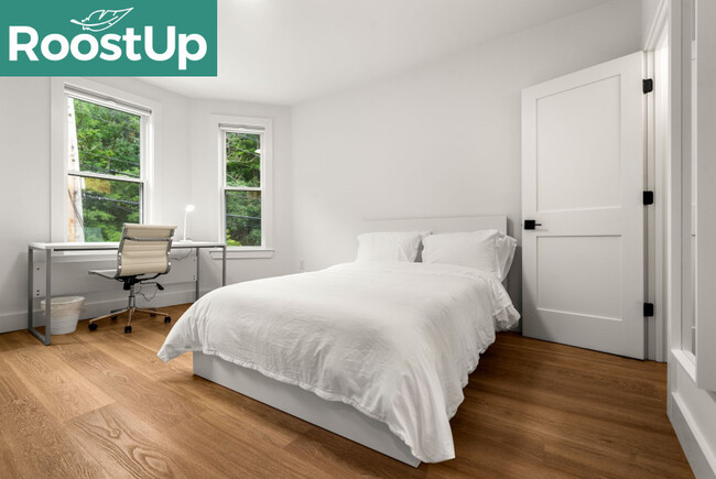 Building Photo - New RoostUp Furnished Private Bedroom with...