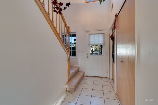 Building Photo - 224 Chesterfield Ct