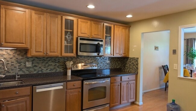 Building Photo - 424 Mallard Dr