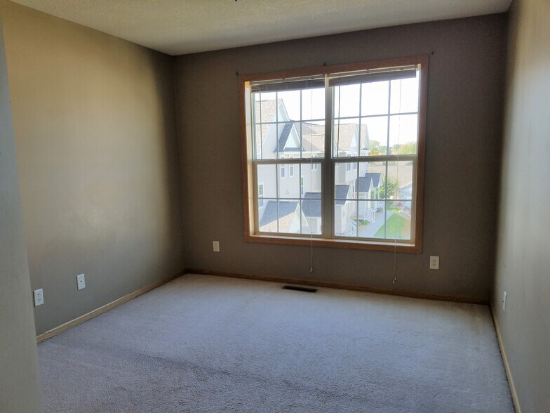 Bedroom 2 - 2407 Foxglove Cir