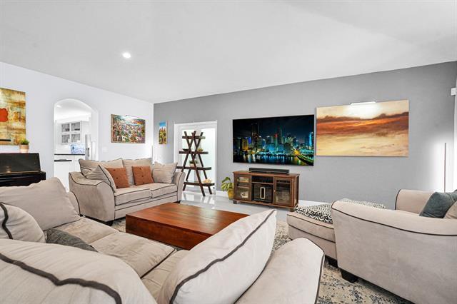 Building Photo - 1210 Biarritz Dr