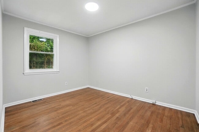 Building Photo - Charming 2BR Duplex in Charlotte