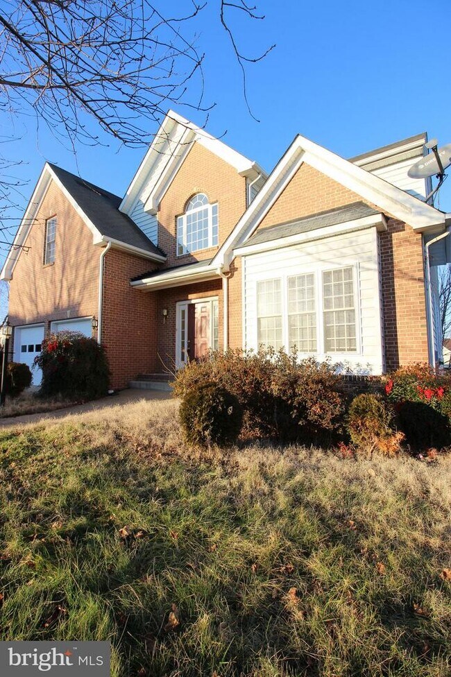 Building Photo - 14 Stratford Hall Ct