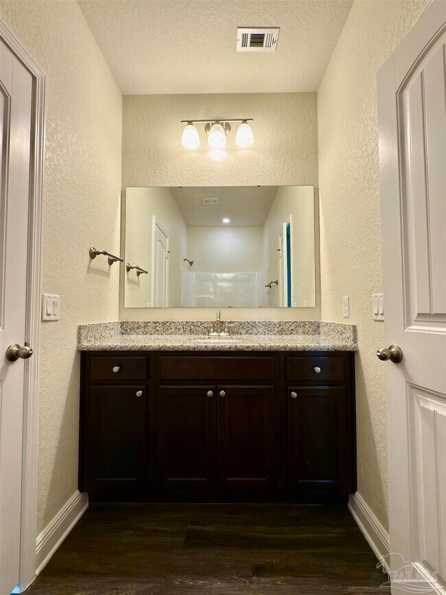 Building Photo - 5065 Peach Dr