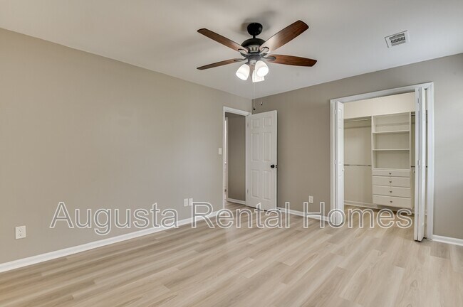 Building Photo - 454 Windtree Pl