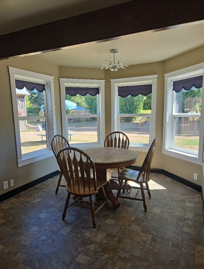 Building Photo - Spacious Two Story, 4 Bedroom, 4 Bathroom ...