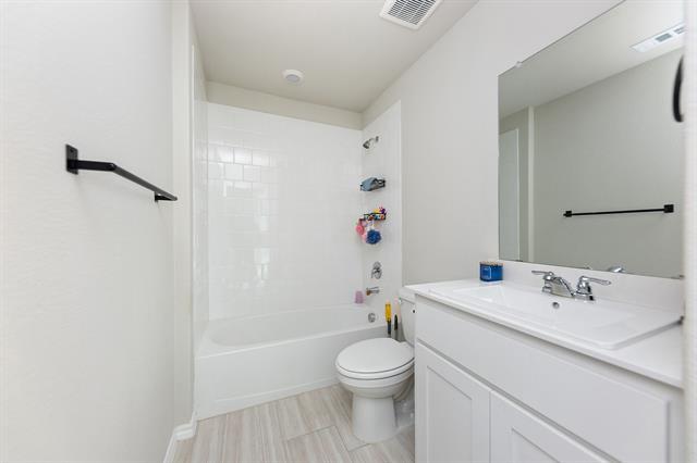 Building Photo - 752 Cedarbrook Dr