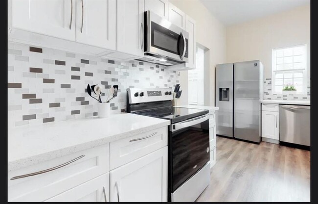 Building Photo - 2112 33rd St
