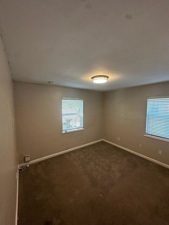 Building Photo - 1638 E 3150 S