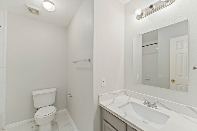 Building Photo - 21507 Windsor Castle Dr