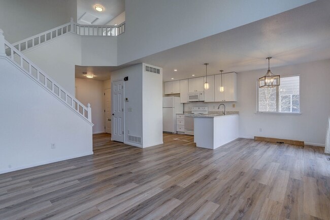 Building Photo - Fully Remodeled 3 Bed/2.5 Bath Northglenn ...