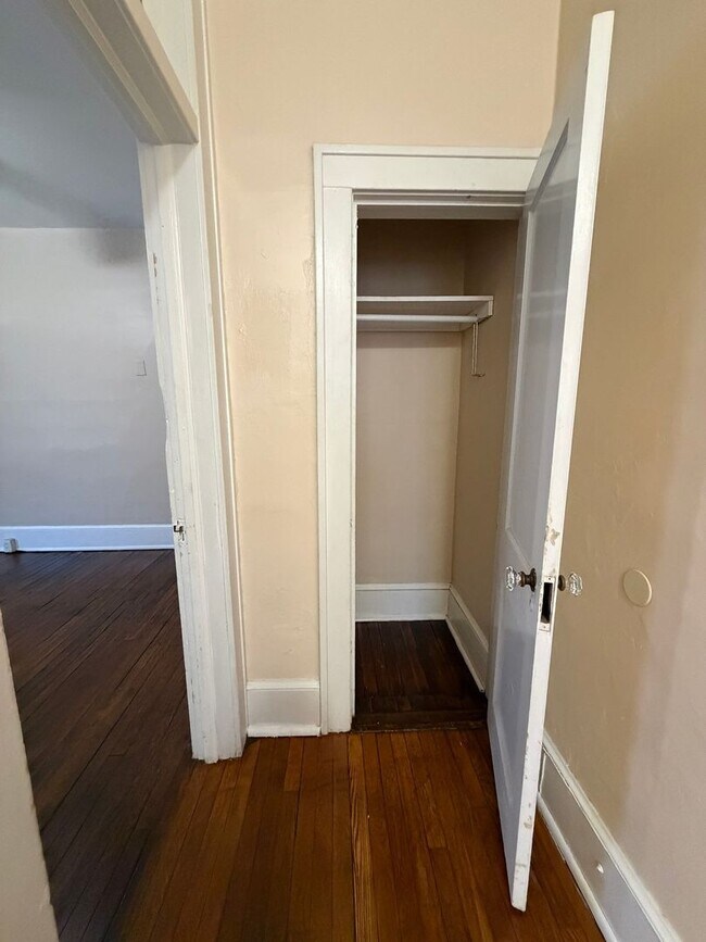 Building Photo - Ferdinand/829