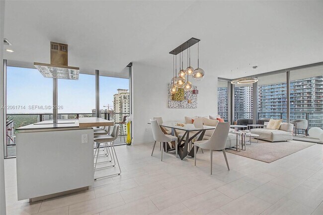 Building Photo - 1000 Brickell Plaza