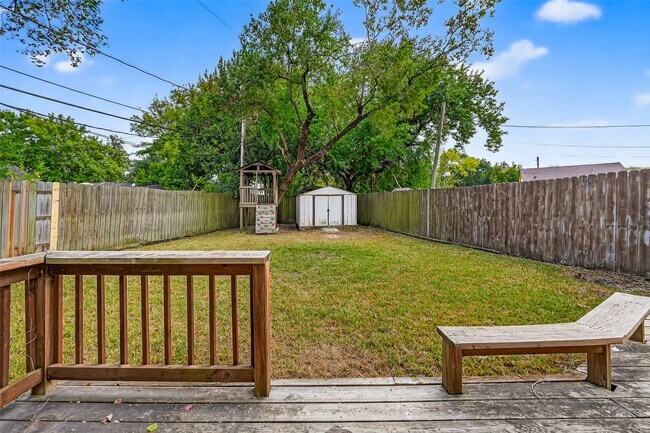 Building Photo - 1111 Choate Cir