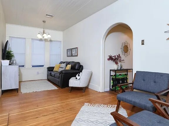 Building Photo - 1615 N Santa Rita Ave