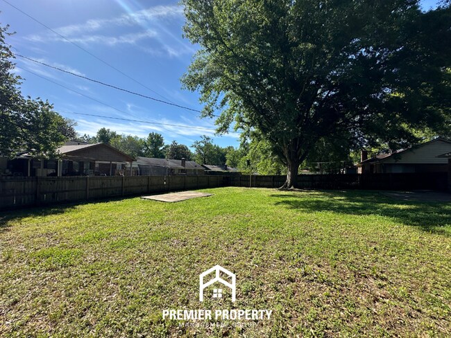Building Photo - Spacious 3BR/2BA Bartlett Home | 1,770+ SQ FT, Tile Floors & Large Fenced Yard