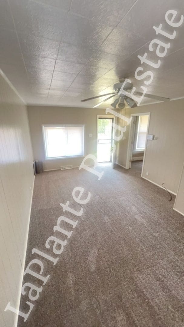 Building Photo - Charming and cozy 3-Bedroom Home with Fenced Yard