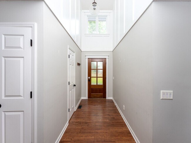 Building Photo - Waterfront Home in Carolina Lakes!