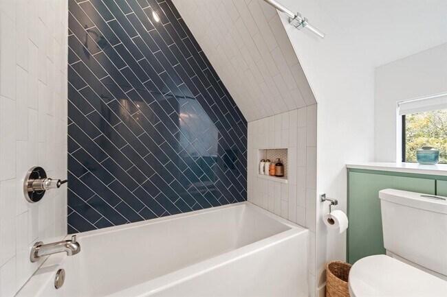 Building Photo - 2509 Durwood St