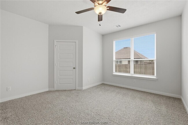 Building Photo - 10633 Burgundy Berry Wy