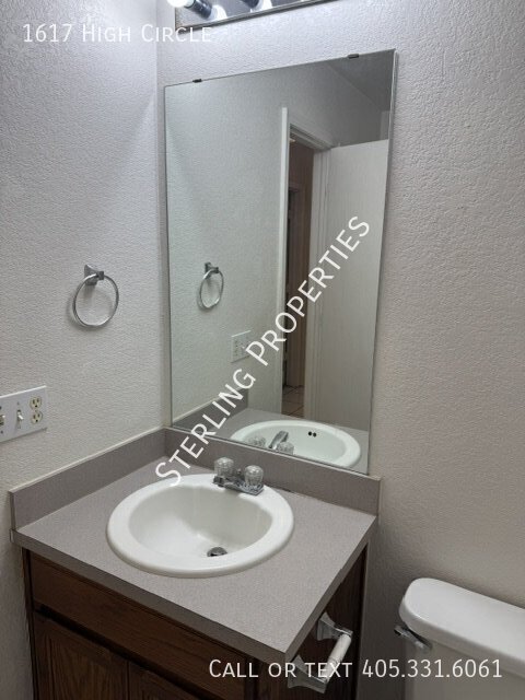 Building Photo - 1617 High Cir