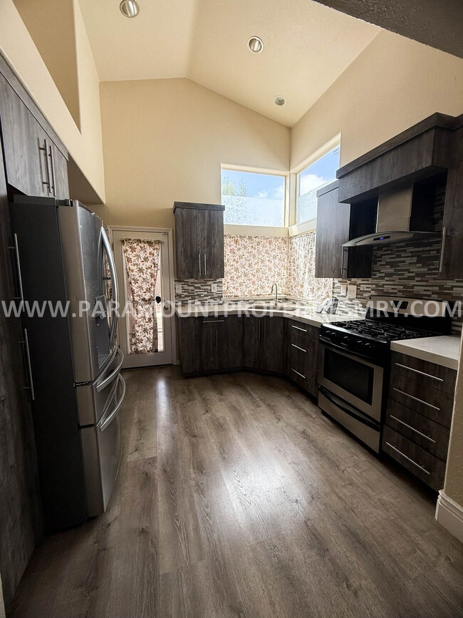 Building Photo - 1629 Beacon Hill Dr
